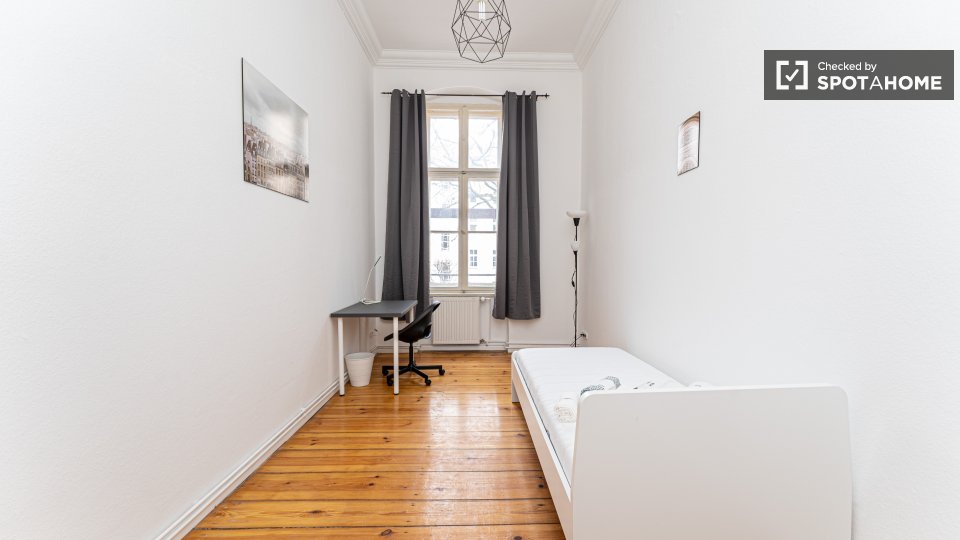 Double room Berlin, 5 beds, 99m² — photo 8