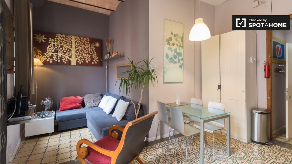 Apartment Barcelona, 1 bed, 47m² — photo 1