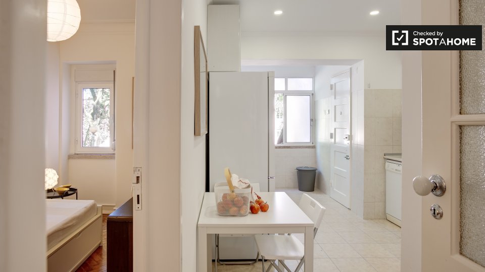 Double room Lisbon, 4 beds — photo 14