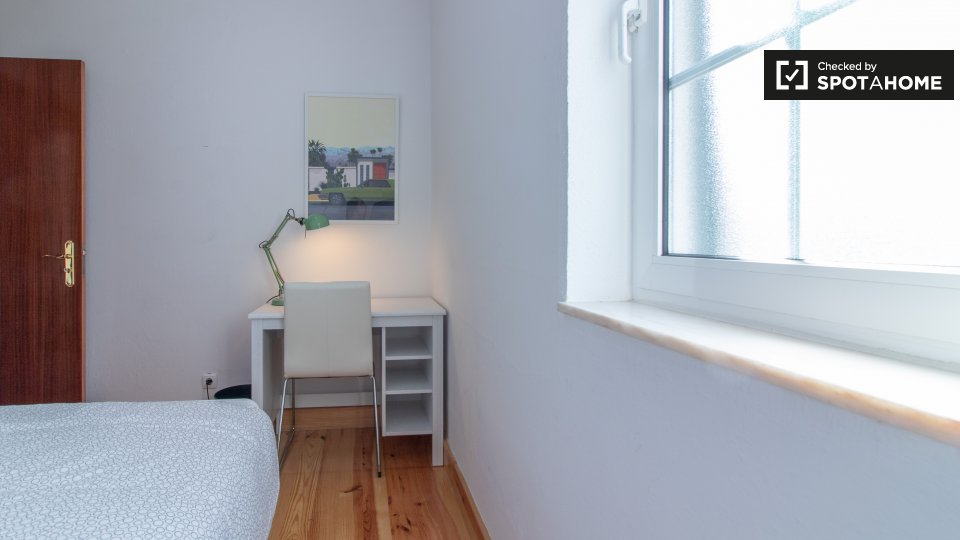 Apartment Lisbon, 5 beds, 90m² — photo 2