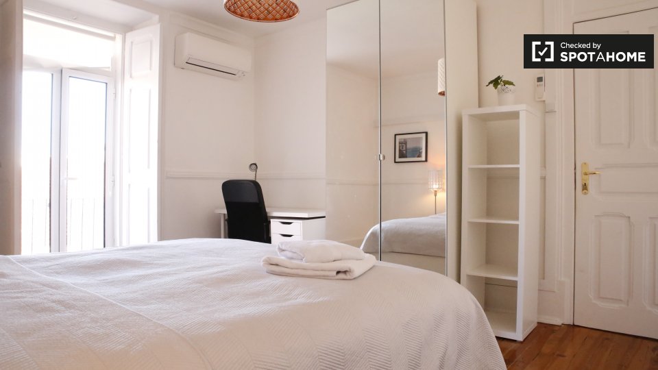 Double room Lisbon, 5 beds, 170m² — photo 3