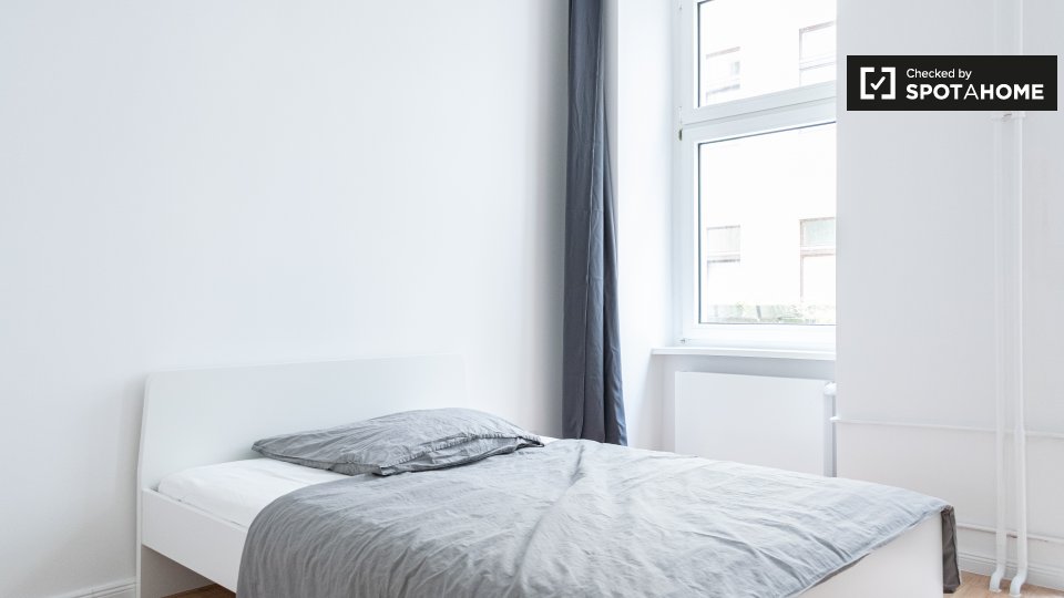 Double room Berlin, 4 beds, 74m² — photo 1