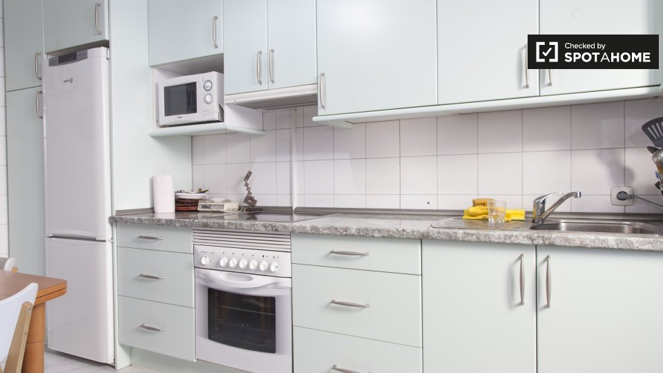 Double room Madrid, 2 beds, 120m² — photo 11
