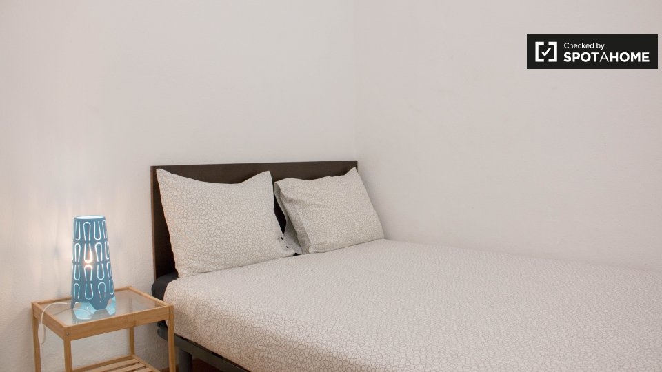 Double room Barcelona, 3 beds — photo 1