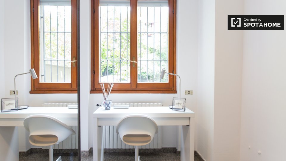 Double room Milan, 3 beds, 80m² — photo 3