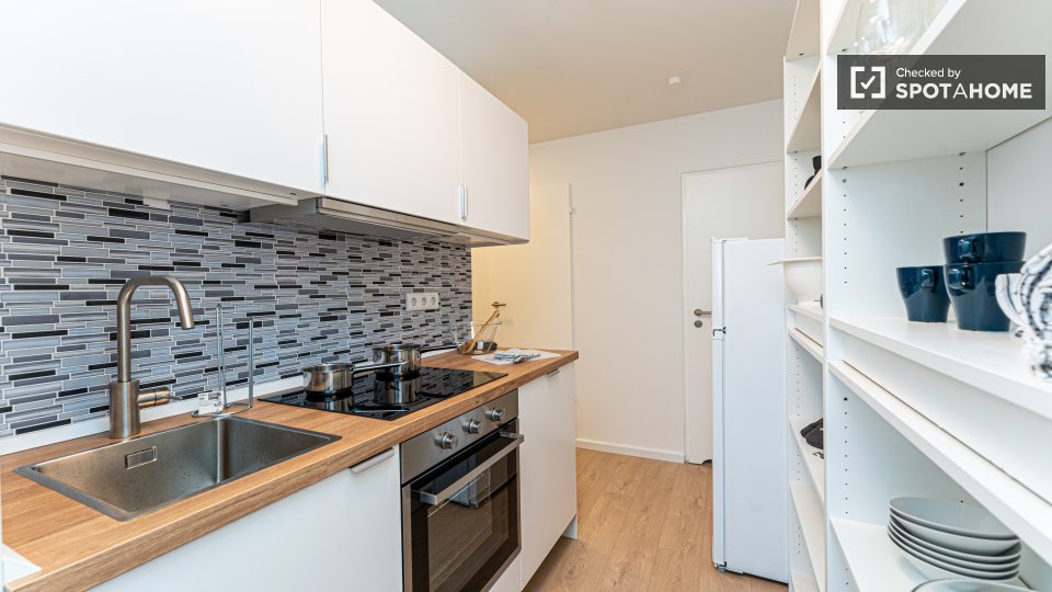 Double room Berlin, 9 beds, 158m² — photo 6