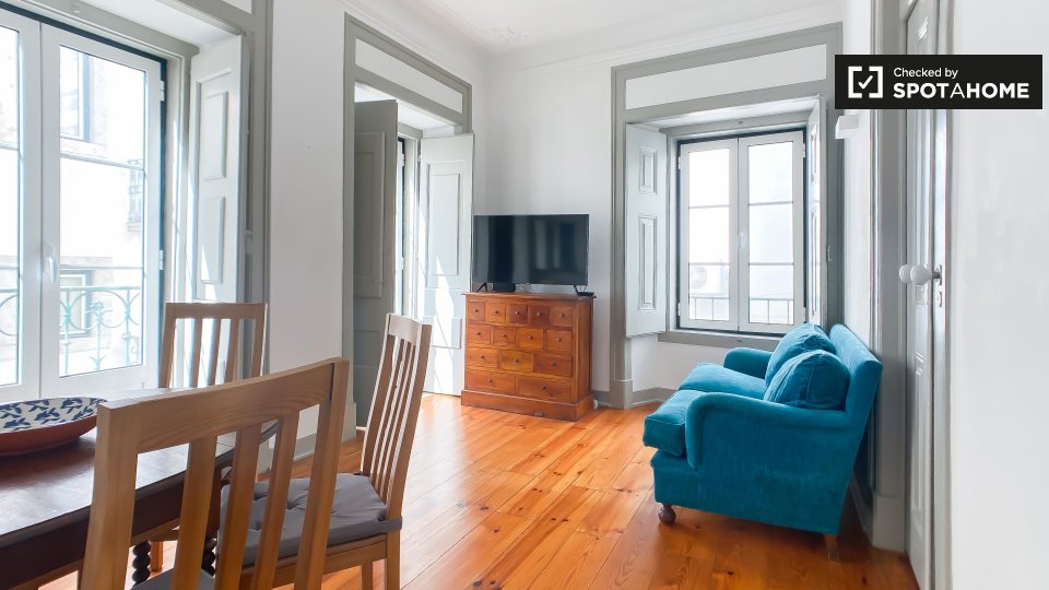 Apartment Lisbon, 2 beds, 70m² — photo 1