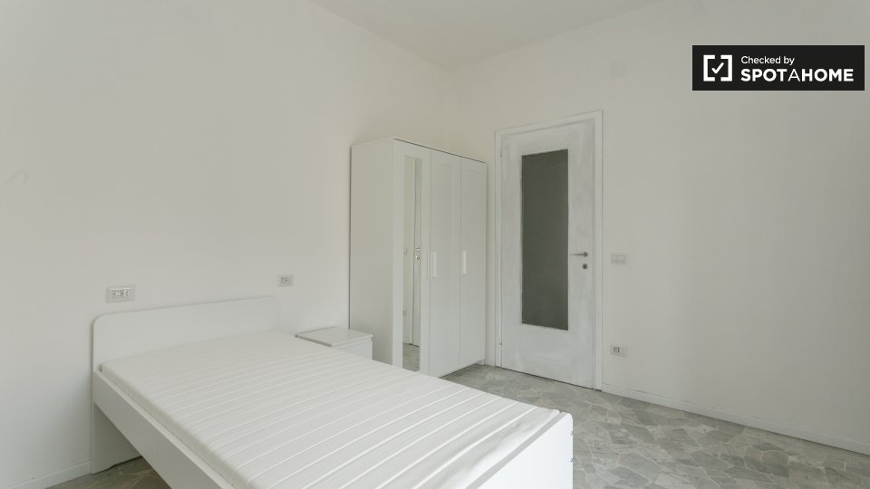 Double room Milan, 3 beds, 75m² — photo 3