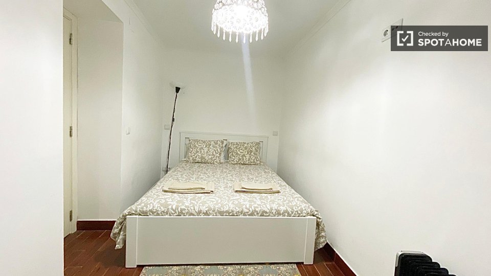 Apartment Lisbon, 2 beds, 79m² — photo 29