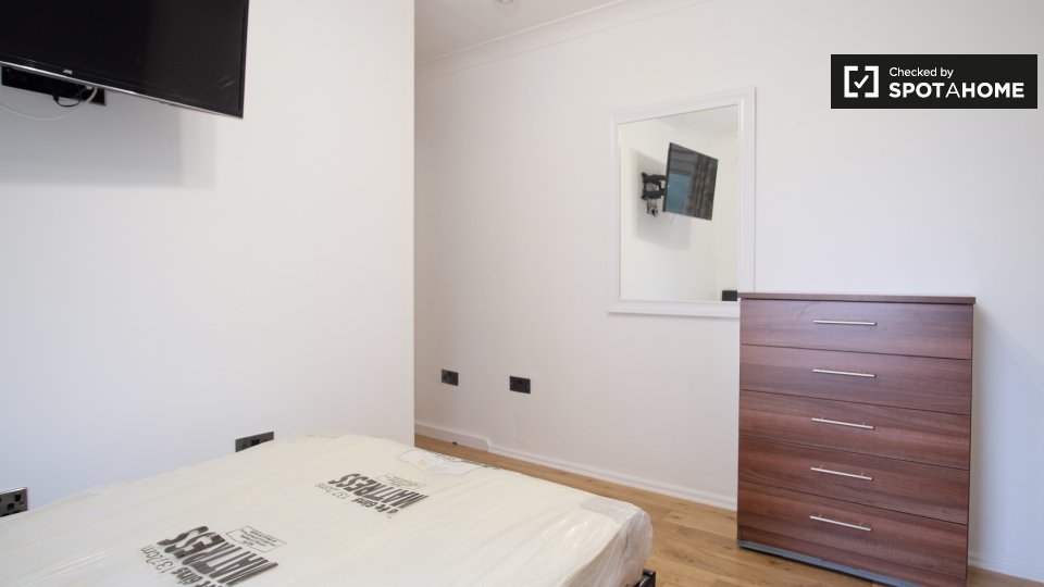 Double room London, 5 beds — photo 1