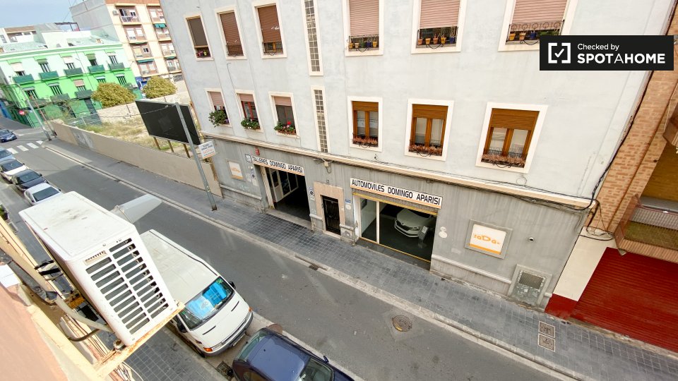 Double room Valencia, 3 beds, 75m² — photo 7