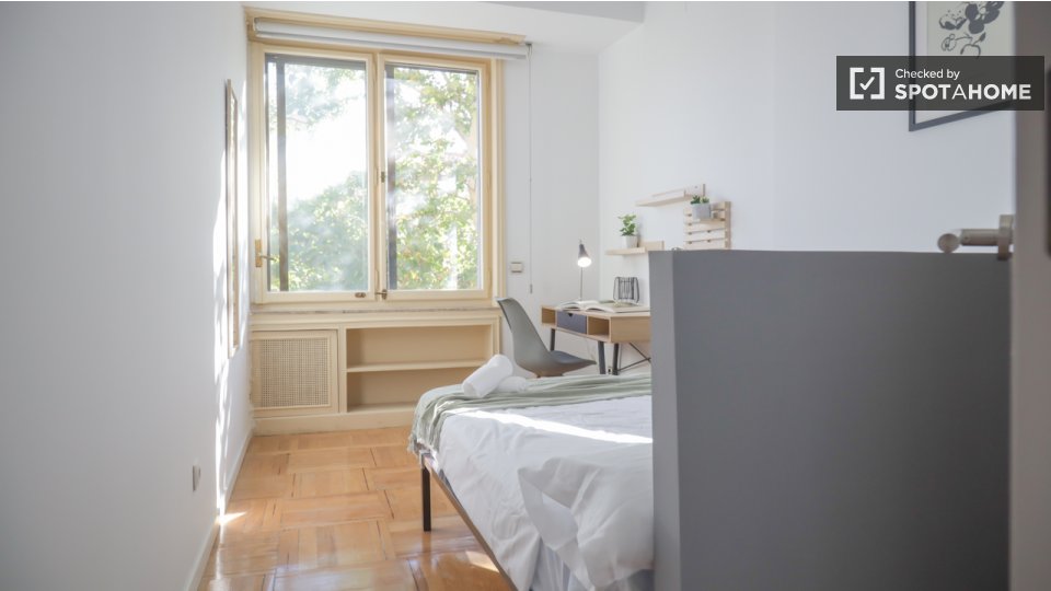 Double room Madrid, 18 beds — photo 18