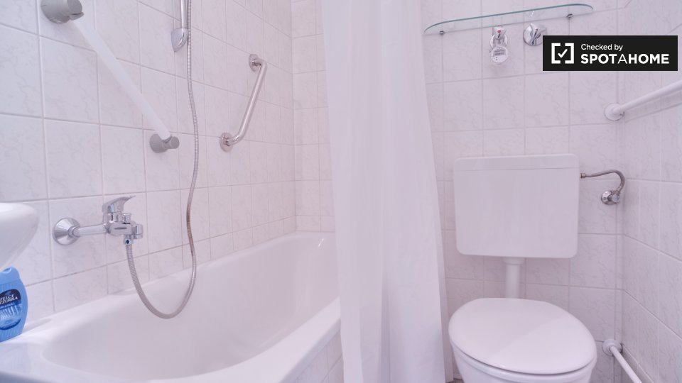 Double room Berlin, 3 beds, 47m² — photo 11