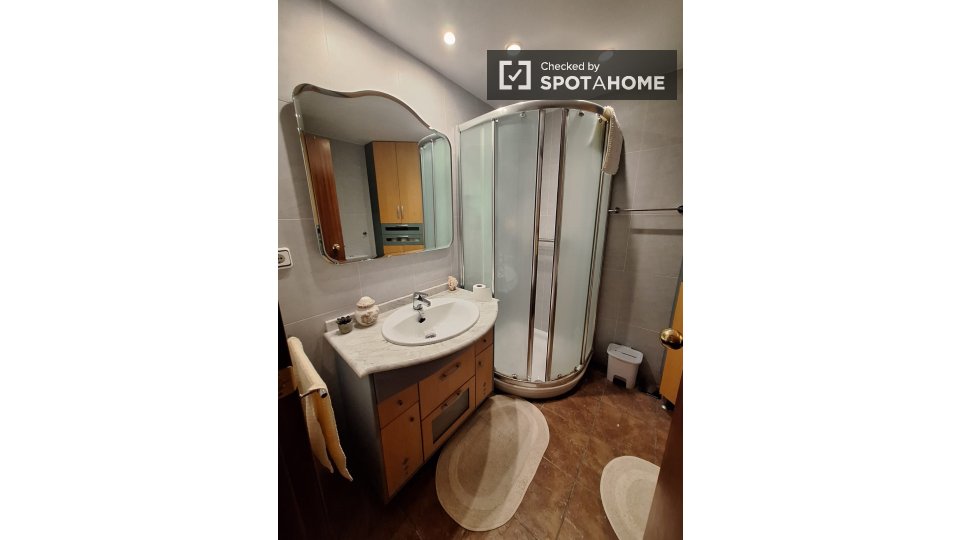 Double room Valencia, 5 beds, 110m² — photo 35