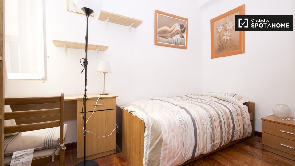 Double room Madrid, 4 beds, 100m² — photo 1