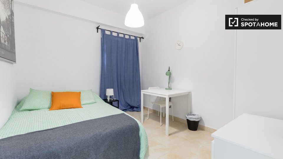 Double room Valencia, 4 beds, 100m² — photo 3