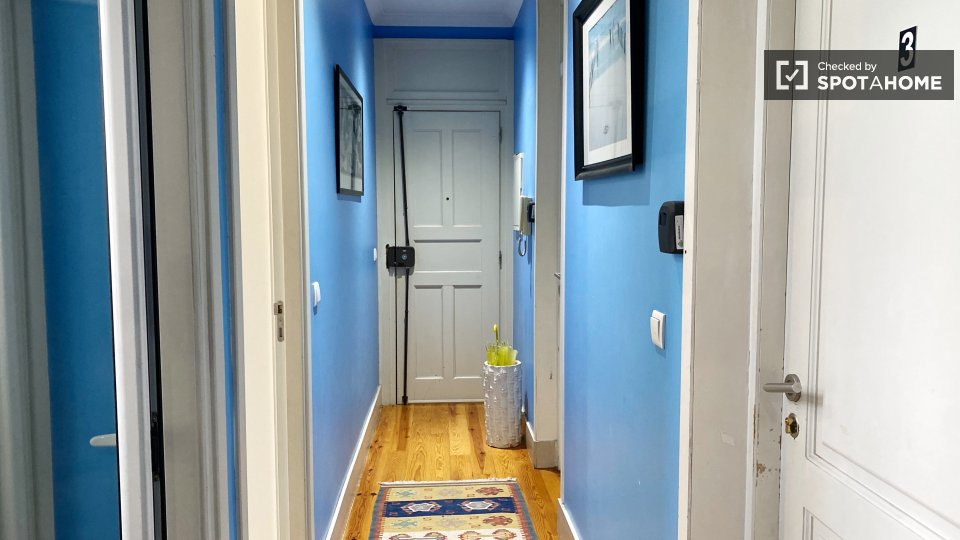 Double room Lisbon, 5 beds, 110m² — photo 40