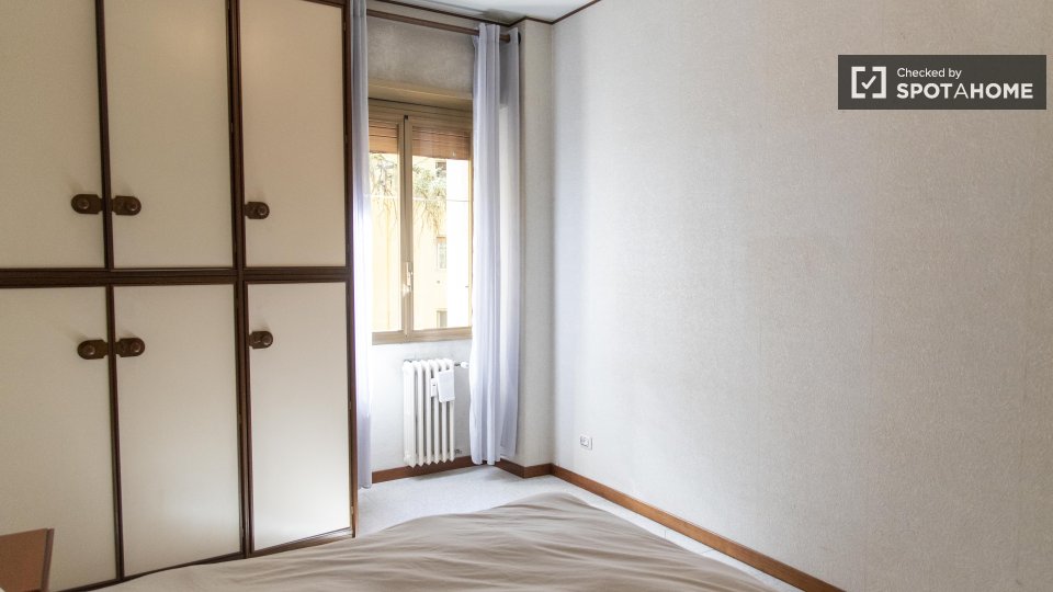 Double room Rome, 3 beds — photo 7