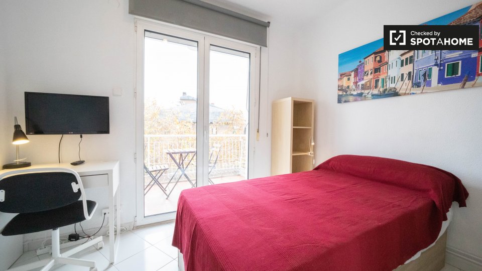 Double room Madrid, 5 beds, 110m² — photo 5