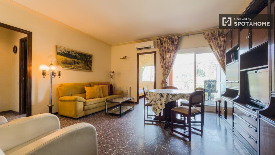 Apartment Barcelona, 4 beds, 85m² — photo 20