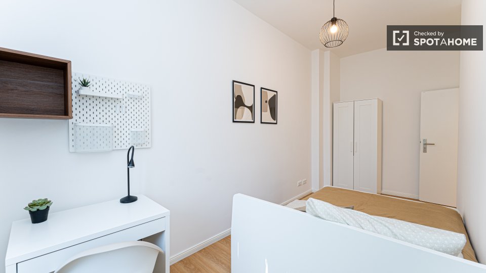 Double room Berlin, 4 beds, 73m² — photo 5