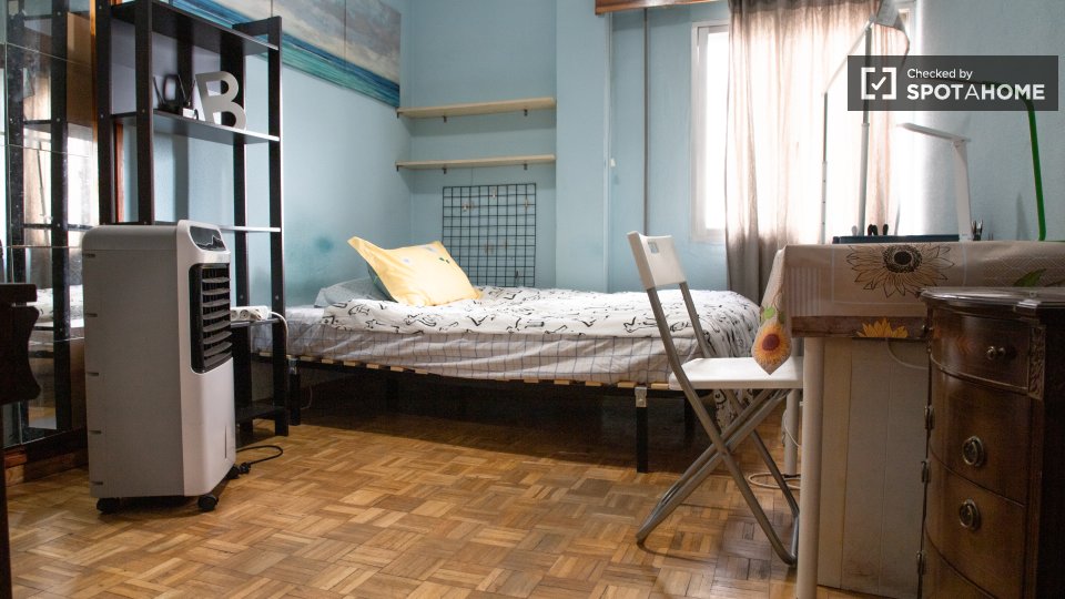Double room Madrid, 4 beds — photo 1