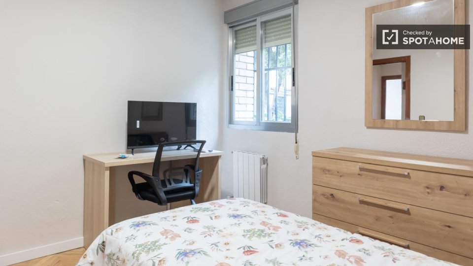 Double room Madrid, 4 beds — photo 6