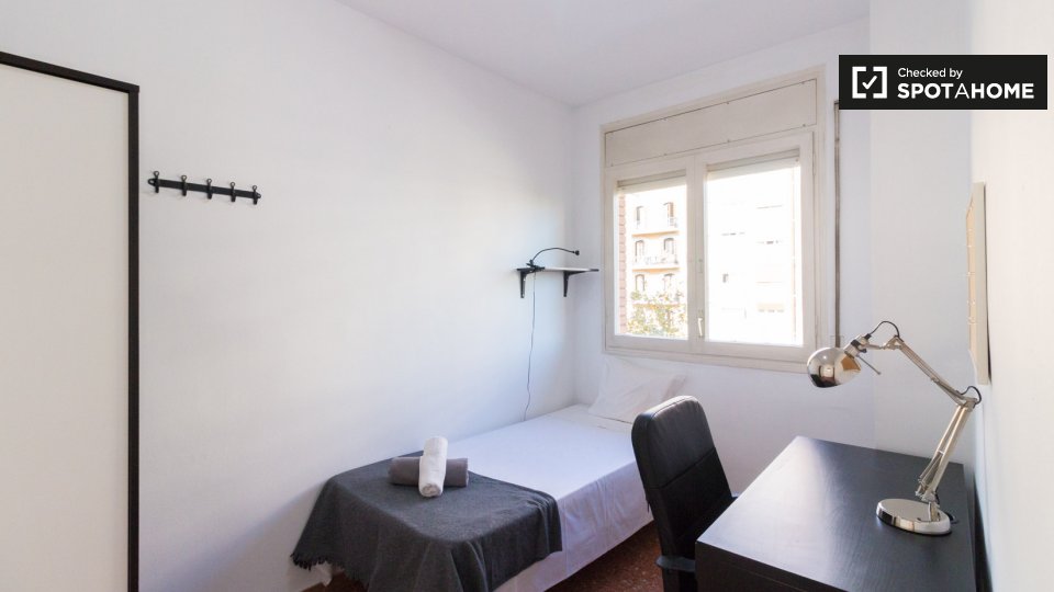 Double room Barcelona, 5 beds, 125m² — photo 1