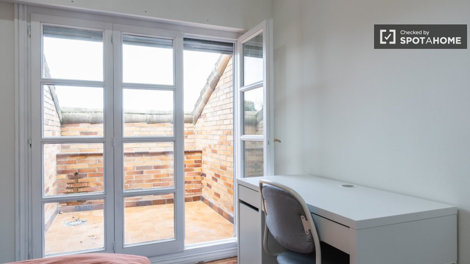 Double room Madrid, 14 beds — photo 10