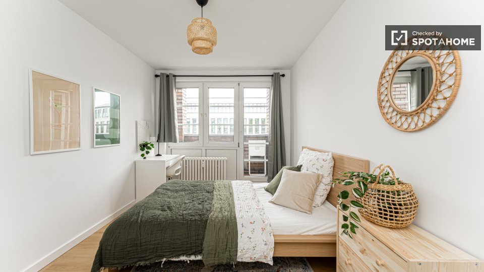Double room Berlin, 5 beds, 80m² — photo 8