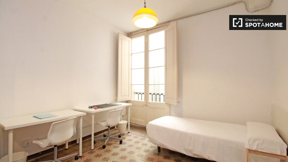 Double room Barcelona, 8 beds, 175m² — photo 3