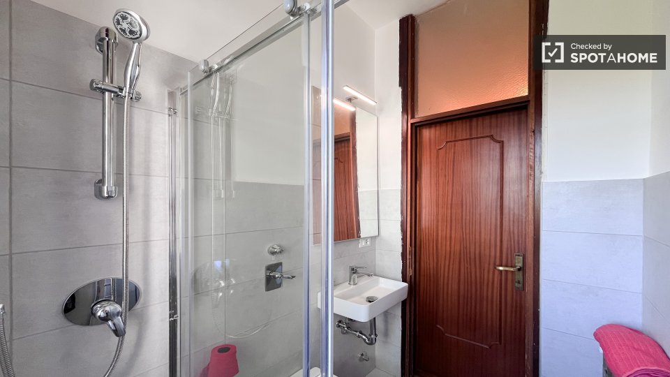Double room Milan, 9 beds, 90m² — photo 10