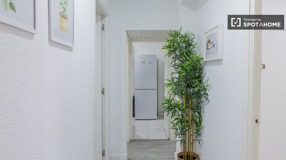 Double room Madrid, 4 beds — photo 66