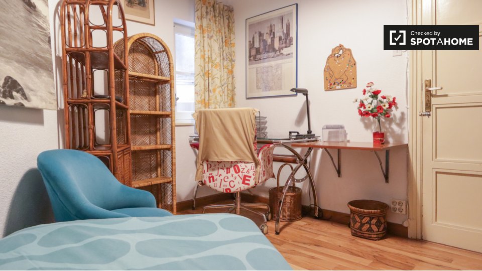 Double room Madrid, 4 beds, 160m² — photo 3