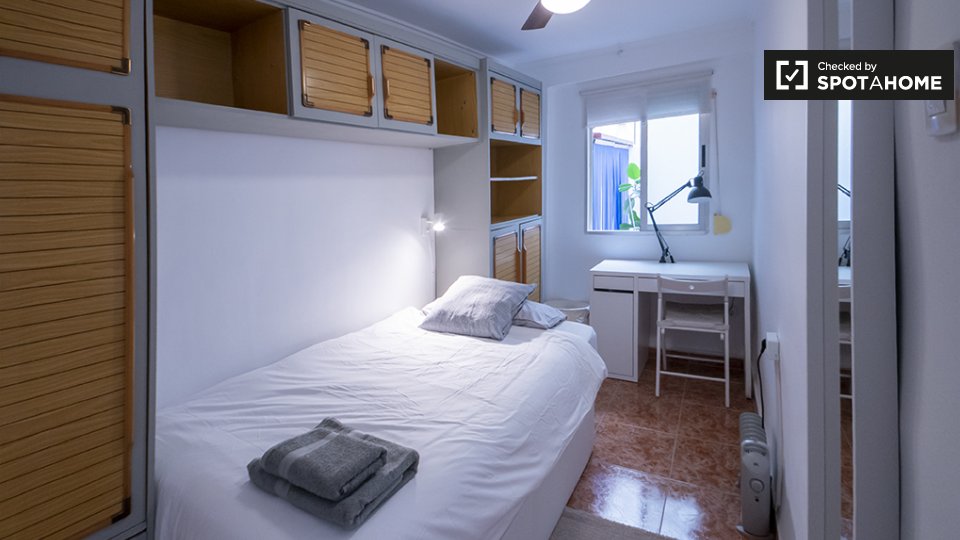 Double room Valencia, 3 beds — photo 1