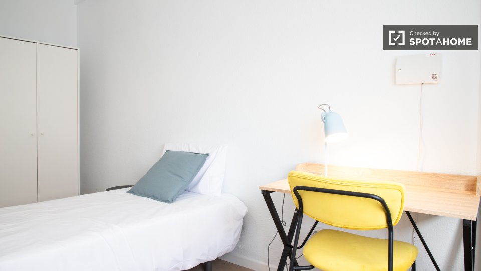 Double room Madrid, 4 beds — photo 10