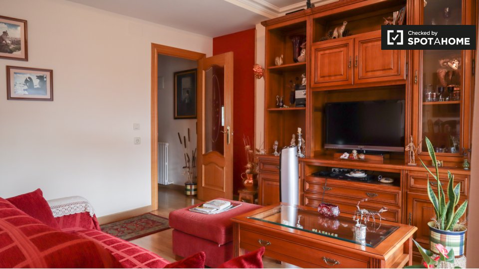 Double room Madrid, 3 beds — photo 9