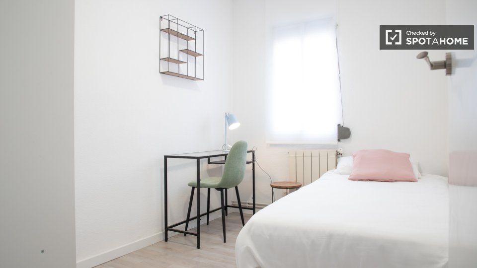 Double room Madrid, 4 beds — photo 14
