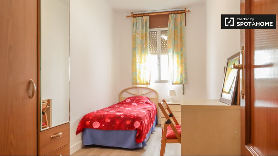 Double room Madrid, 4 beds, 115m² — photo 1