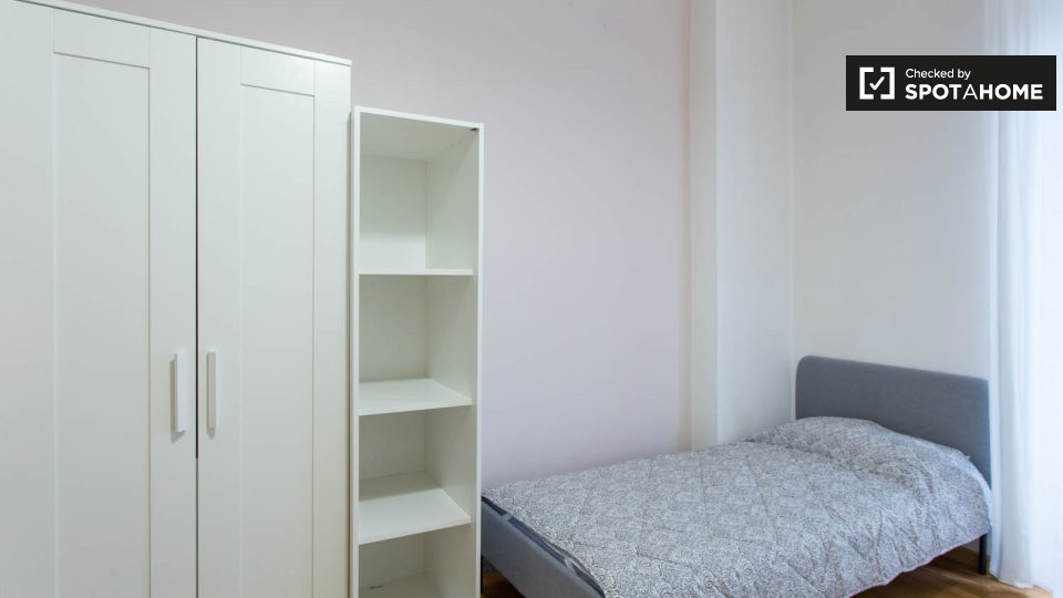 Double room Milan, 3 beds, 70m² — photo 15