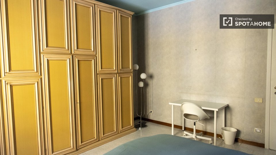 Double room Rome, 3 beds — photo 12