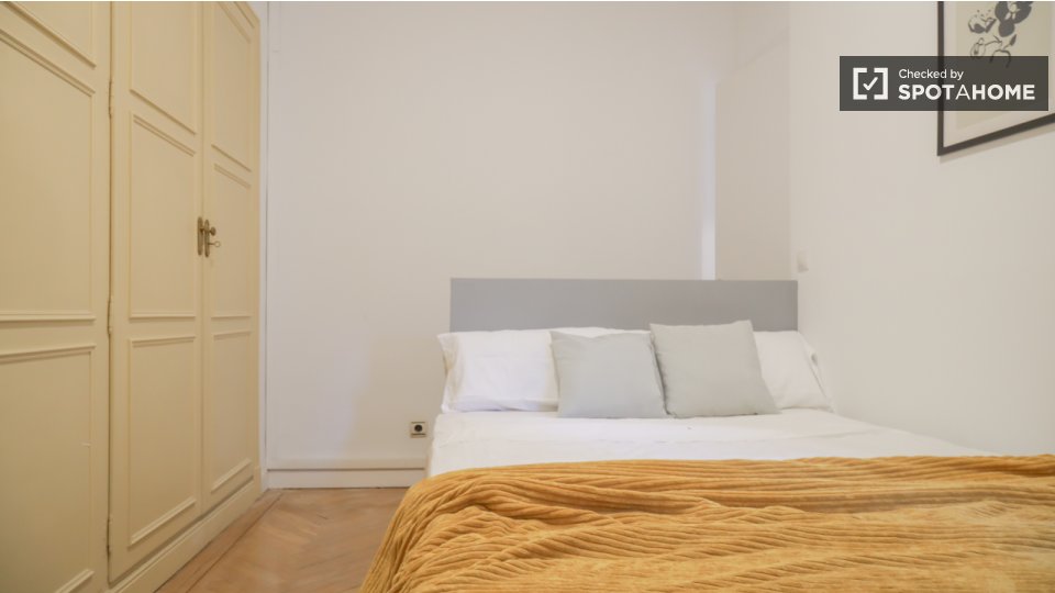 Double room Madrid, 18 beds — photo 15