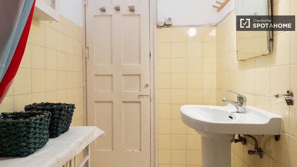 Double room Madrid, 4 beds — photo 4
