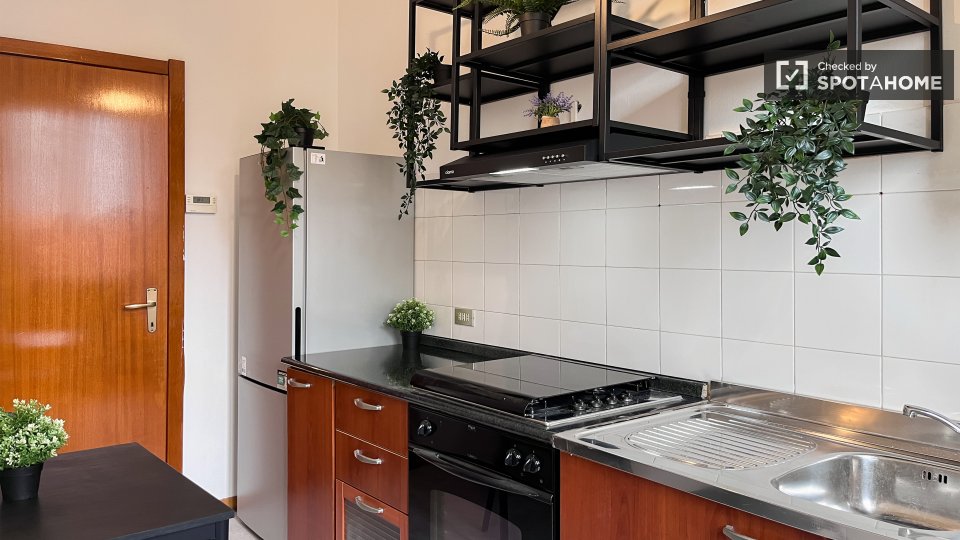 Double room Milan, 2 beds — photo 18