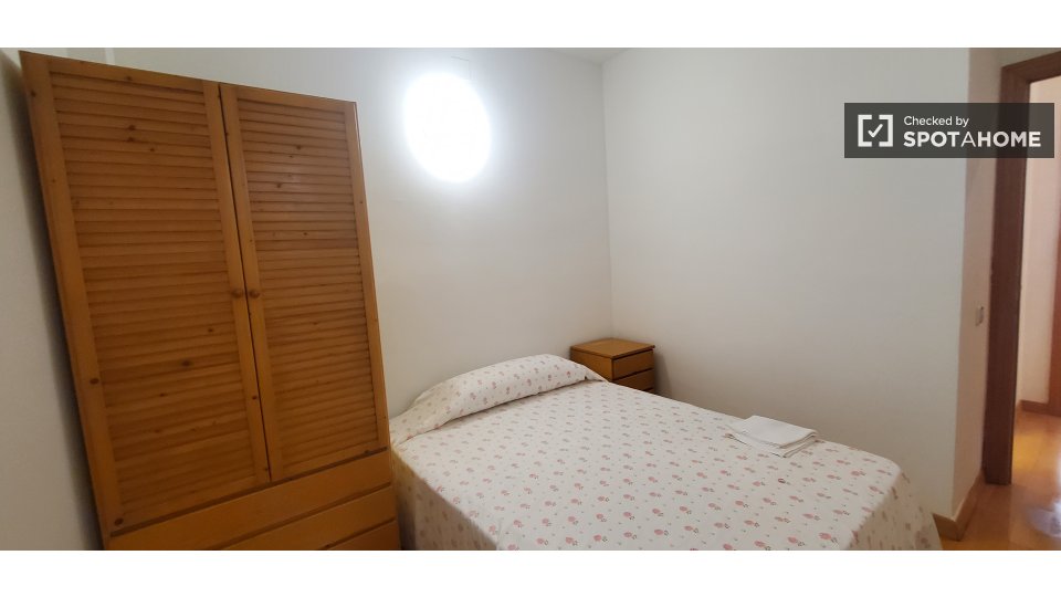 Double room Barcelona, 4 beds, 90m² — photo 7