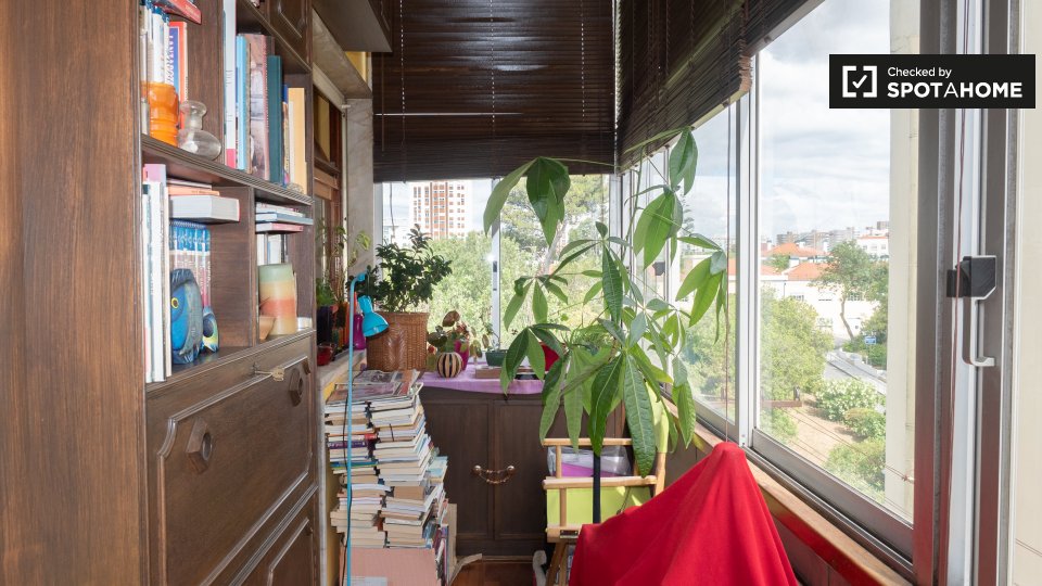 Double room Lisbon, 2 beds, 84m² — photo 7