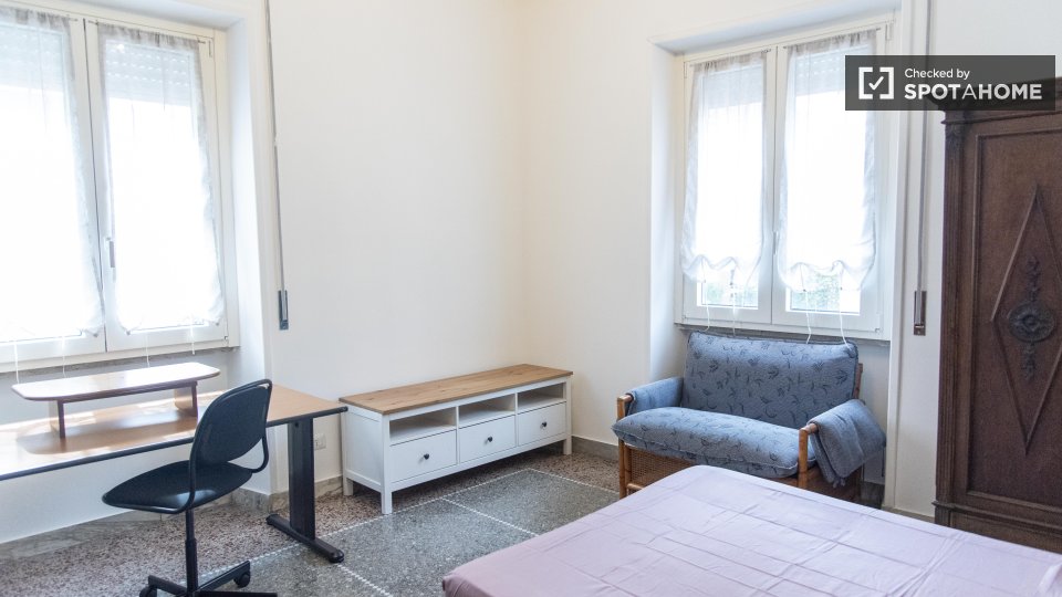 Double room Rome, 3 beds — photo 6