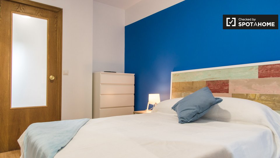 Double room Valencia, 5 beds, 100m² — photo 11