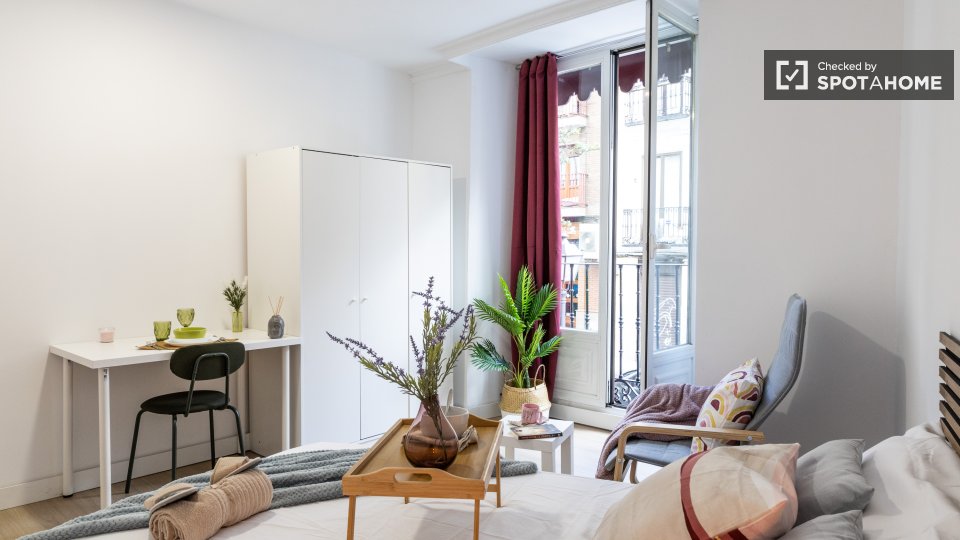 Double room Madrid, 5 beds — photo 4