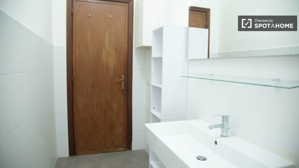 Double room Rome, 4 beds — photo 14
